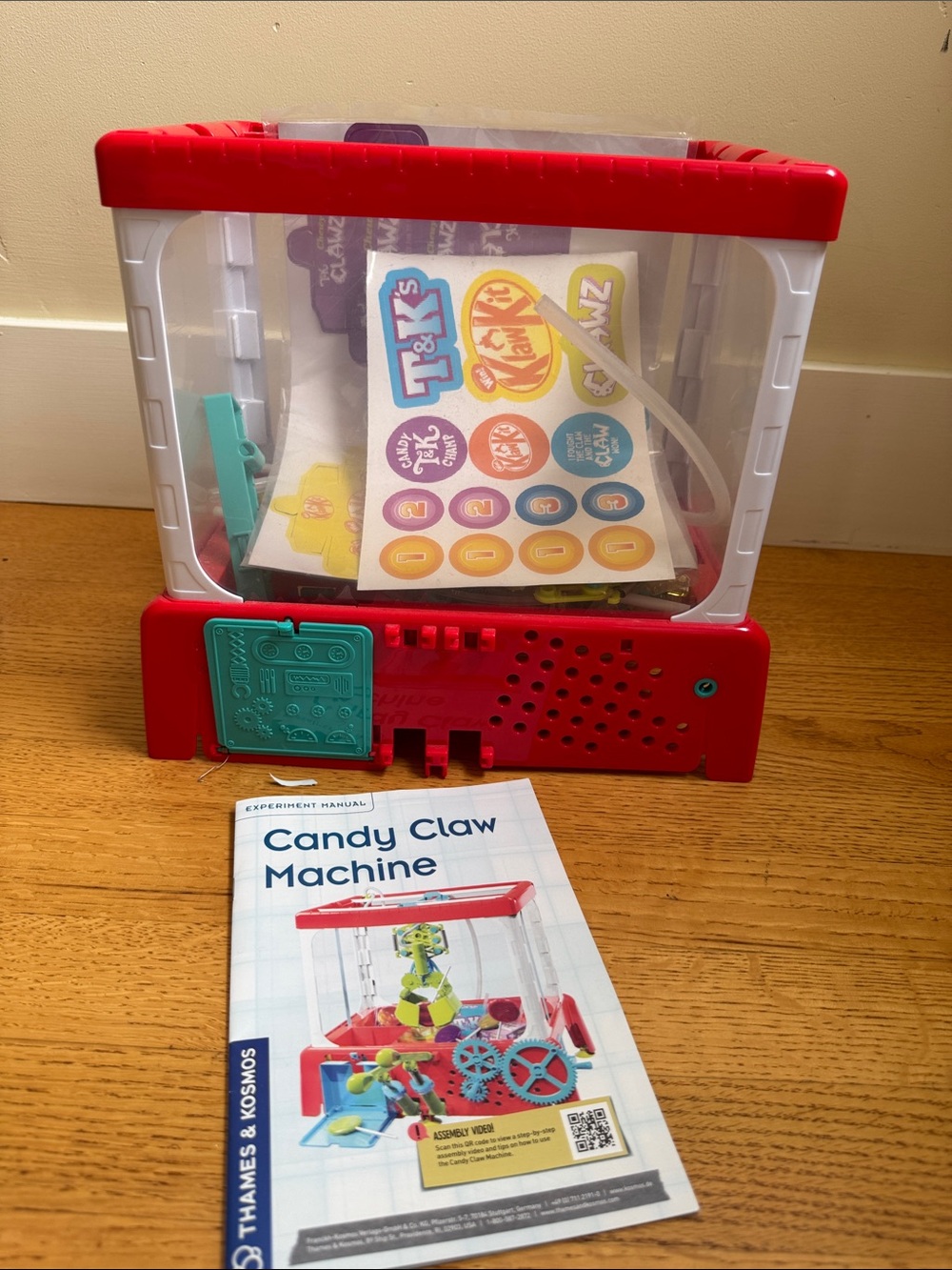 Thames & Kosmos Candy Claw Machine Toy - Red and Teal